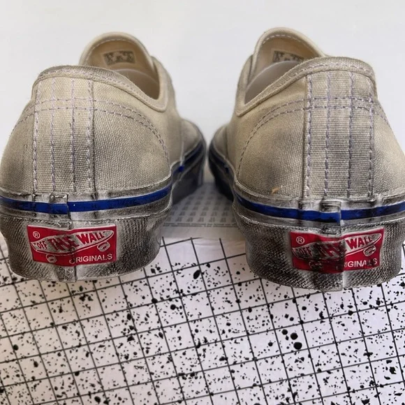 Vans WMNS 0g Authentic L
Stressed Classic White
VN0A5FBD2VZ
Sneakers - Picture 13 of 16